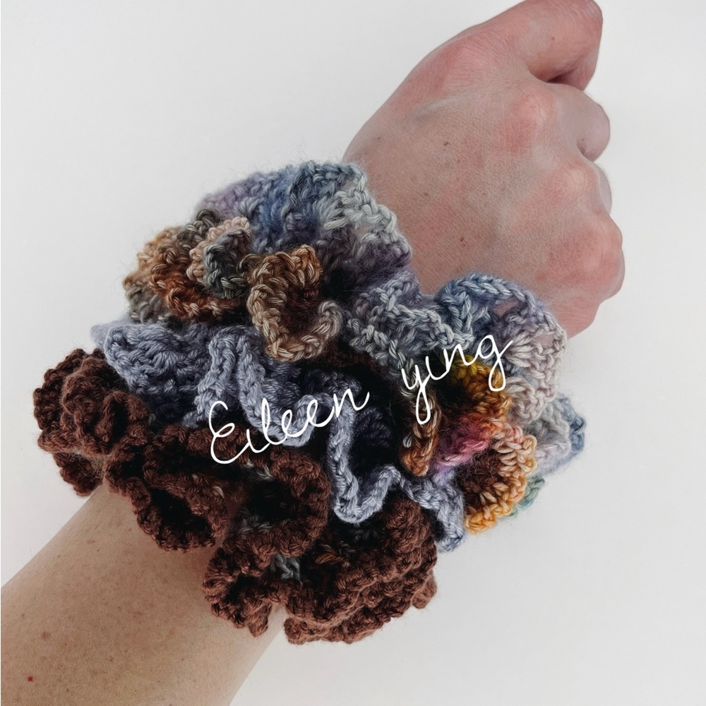 hand crocheted scrunchie - Picture 4 of 4